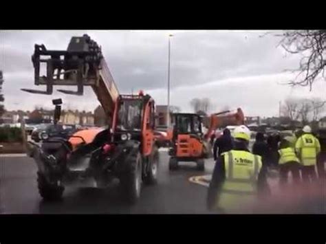 mini digger travelodge youtube|Driver Wrecks Brand New Travelodge With Mini Excavator Over .